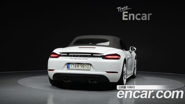 Porsche 718 Boxster 4