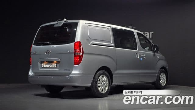 Hyundai The New Grand Starex 2