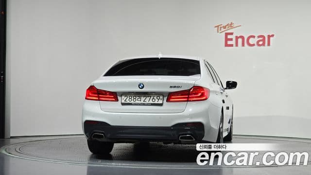 BMW 5 Series (G30) 3