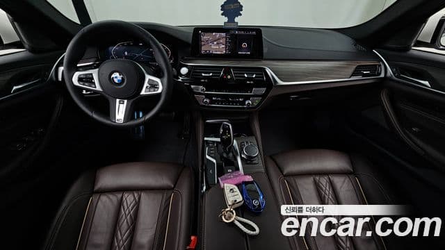 BMW 5 Series (G30) 4