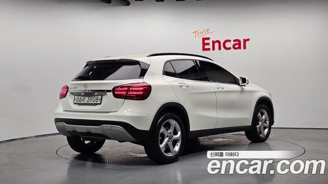 Mercedes-Benz GLA-Class X156 2