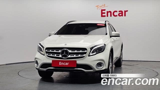 Mercedes-Benz GLA-Class X156 3