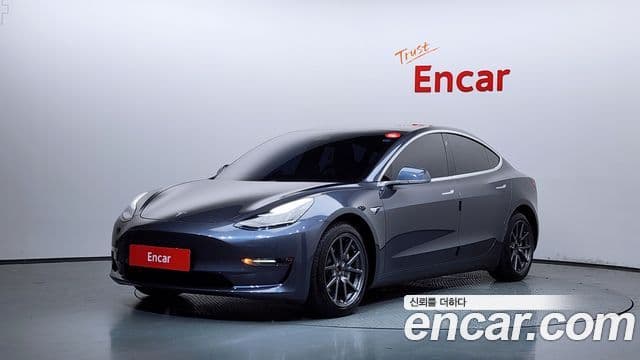 Tesla Model 3 1