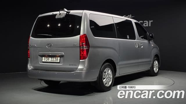 Hyundai Grand Starex 2