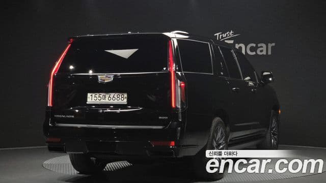 Cadillac Escalade 5th Gen 2