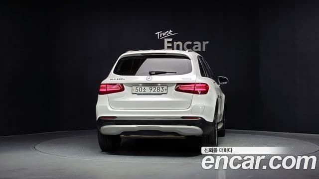 Mercedes-Benz GLC-Class X253 4