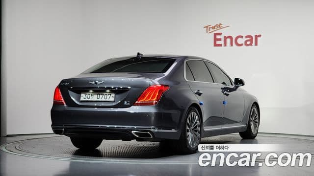 Genesis EQ900 2