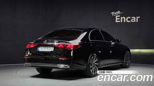 Mercedes-Benz E-Class W214 2