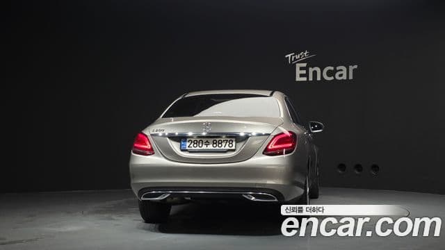 Mercedes-Benz C-Class W205 4