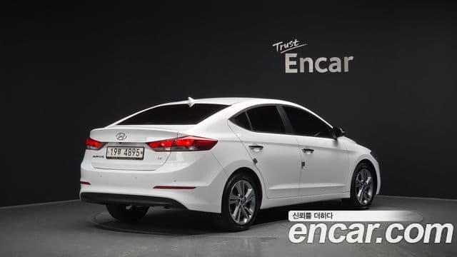 Hyundai Avante AD 2