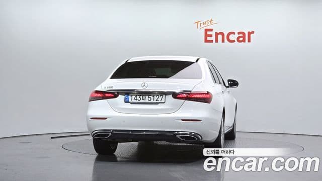 Mercedes-Benz E-Class W213 4