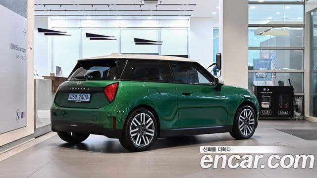 MINI Cooper Electric 4th Gen 2