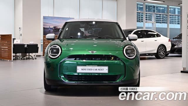 MINI Cooper Electric 4th Gen 3
