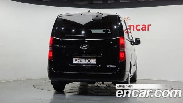 Hyundai Grand Starex 4