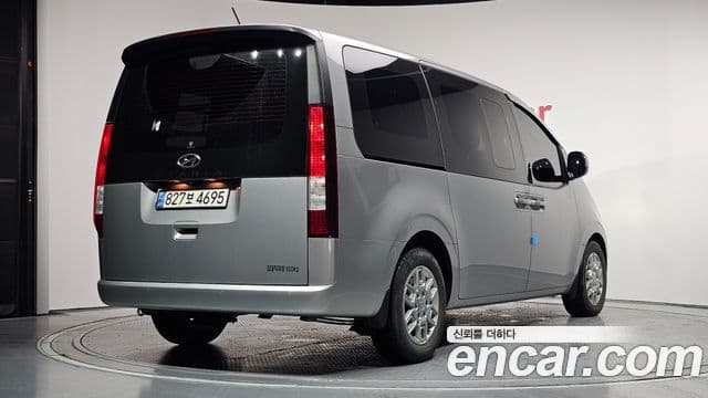 Hyundai Staria 2