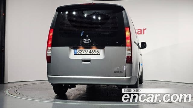 Hyundai Staria 4