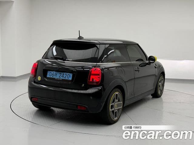 MINI Cooper Electric 3