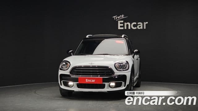MINI Cooper Countryman 2