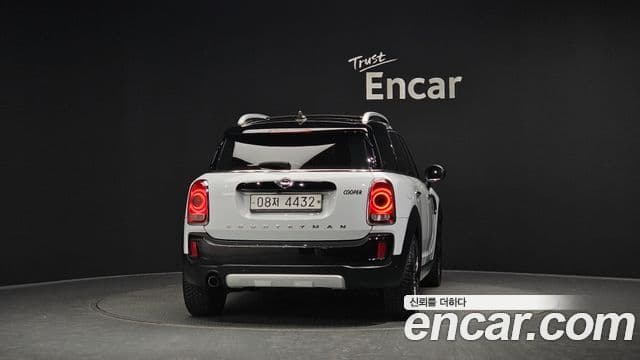 MINI Cooper Countryman 3