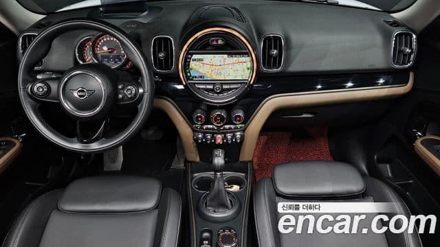 MINI Cooper Countryman 4