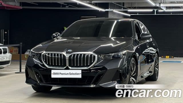 BMW 5 Series (G60)