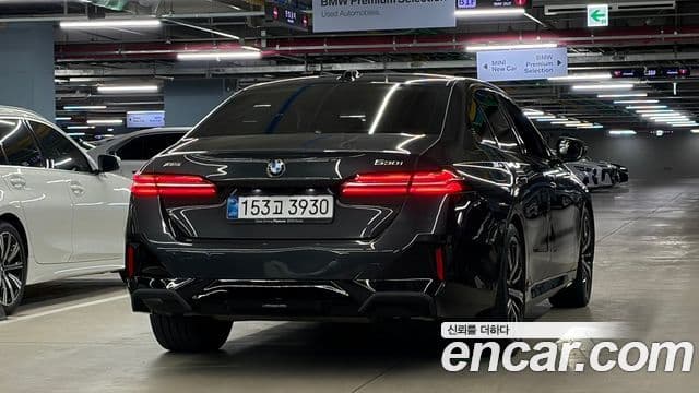 BMW 5 Series (G60) 2