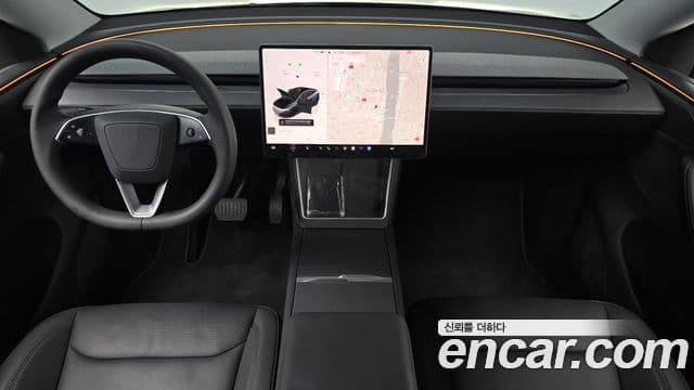 Tesla Model Y 4