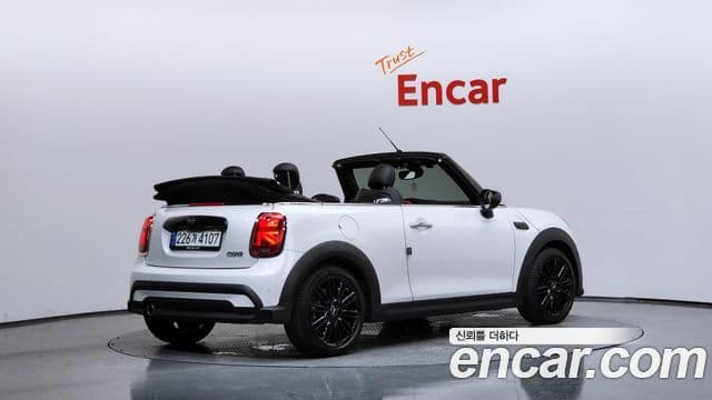 MINI Cooper Convertible 2