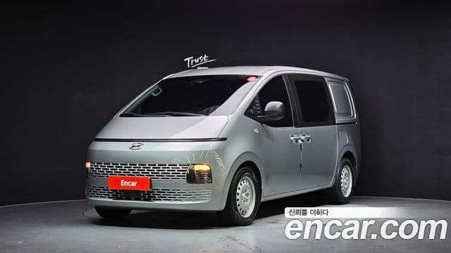 Hyundai Staria 1