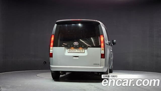 Hyundai Staria 4