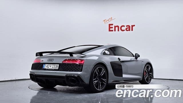 Audi R8 (4S) 2