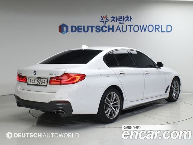 BMW 5 Series (G30) 2