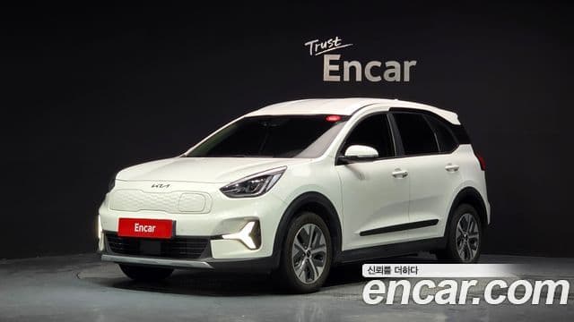 Kia Niro Plus — 1