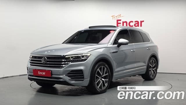 Volkswagen Touareg 3rd Gen 1