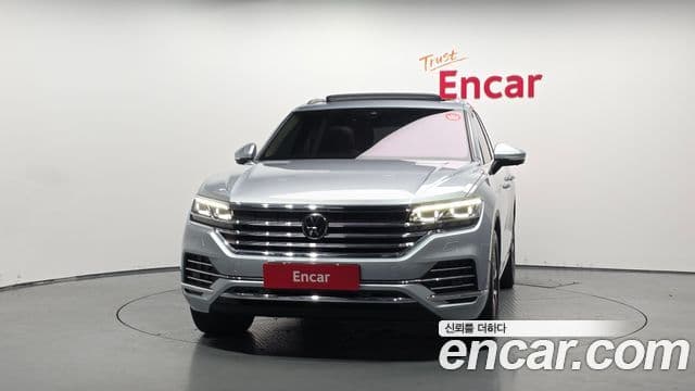 Volkswagen Touareg 3rd Gen 3