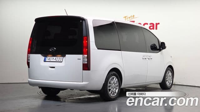 Hyundai Staria 2