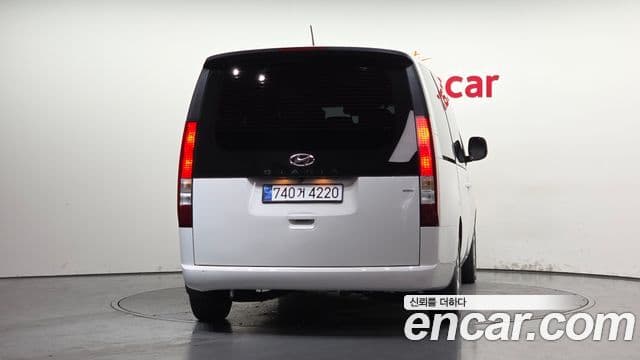 Hyundai Staria 4