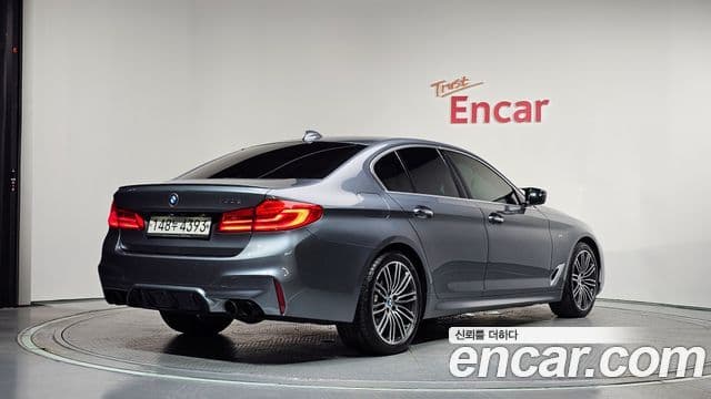 BMW 5 Series (G30) 2