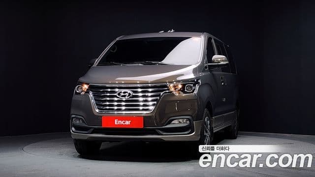 Hyundai The New Grand Starex 2
