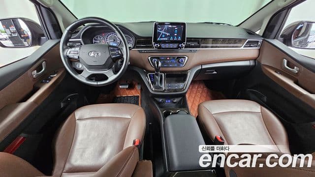 Hyundai The New Grand Starex 4