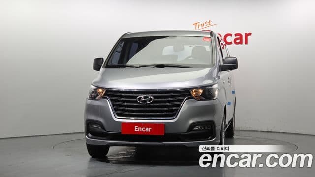 Hyundai The New Grand Starex 3