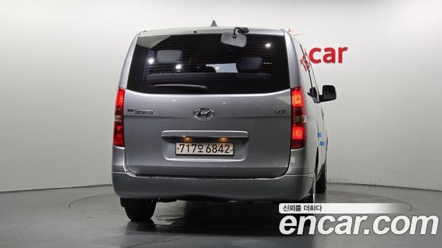 Hyundai The New Grand Starex 4