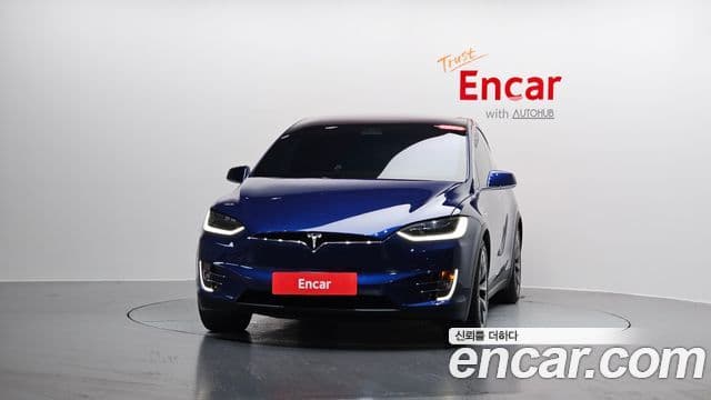 Tesla Model X 3