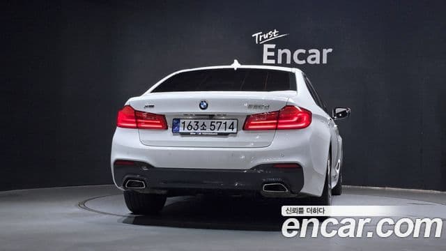 BMW 5 Series (G30) 4
