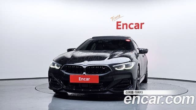 BMW 8 Series (G15) 3