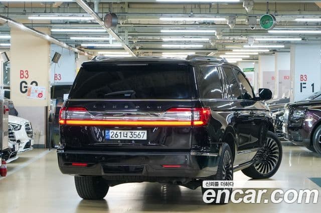 Lincoln Navigator 4th Gen 2