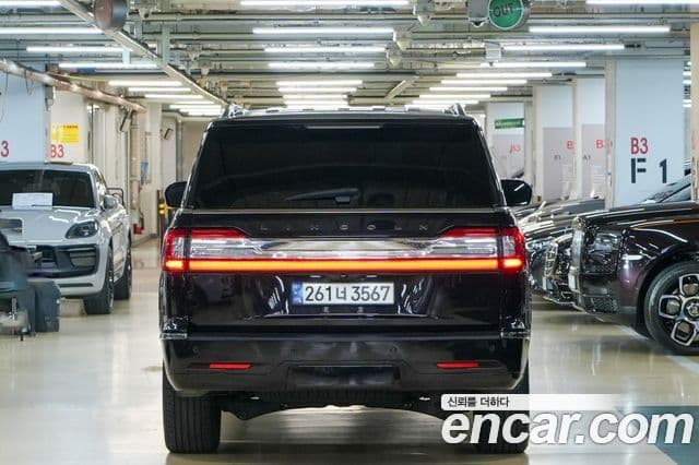 Lincoln Navigator 4th Gen 4