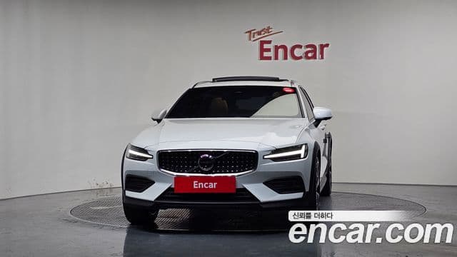 Volvo V60 Cross Country 2nd Gen 3