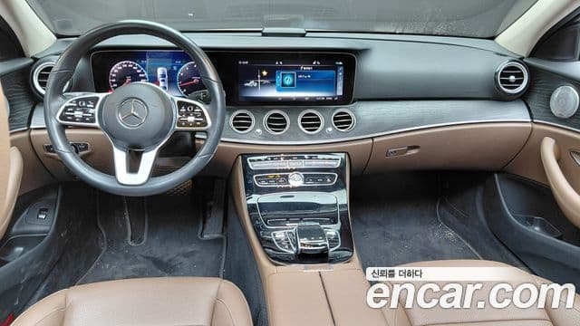 Mercedes-Benz E-Class W213 4