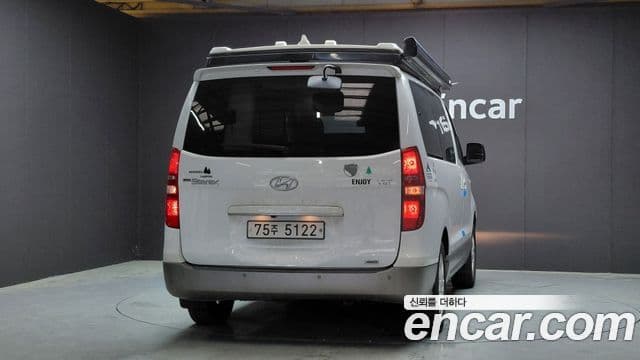 Hyundai The New Grand Starex 3